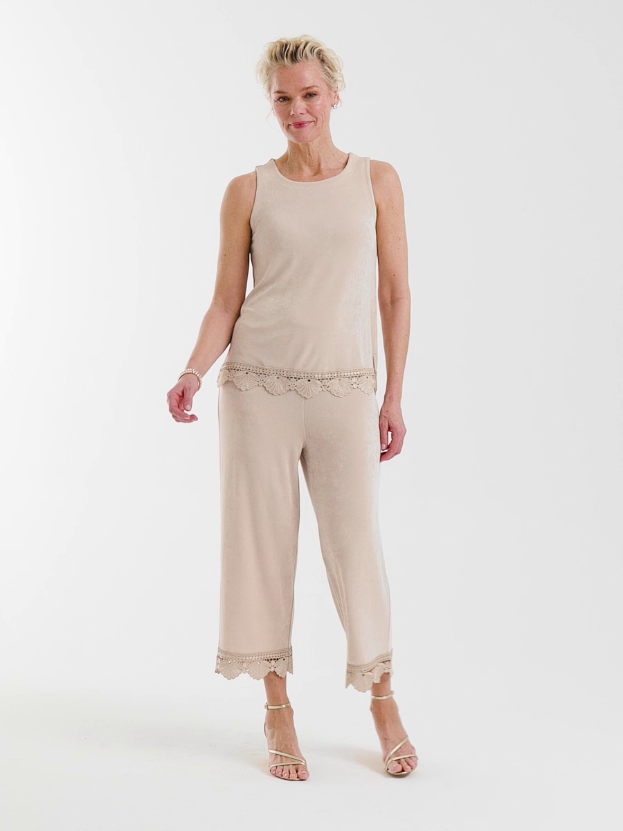 Travelers Lace Trim Cropped Pants