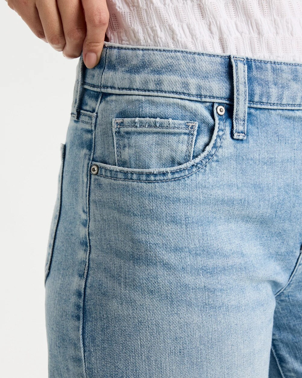 Relaxed Boyfriend Rolled Hem Jean