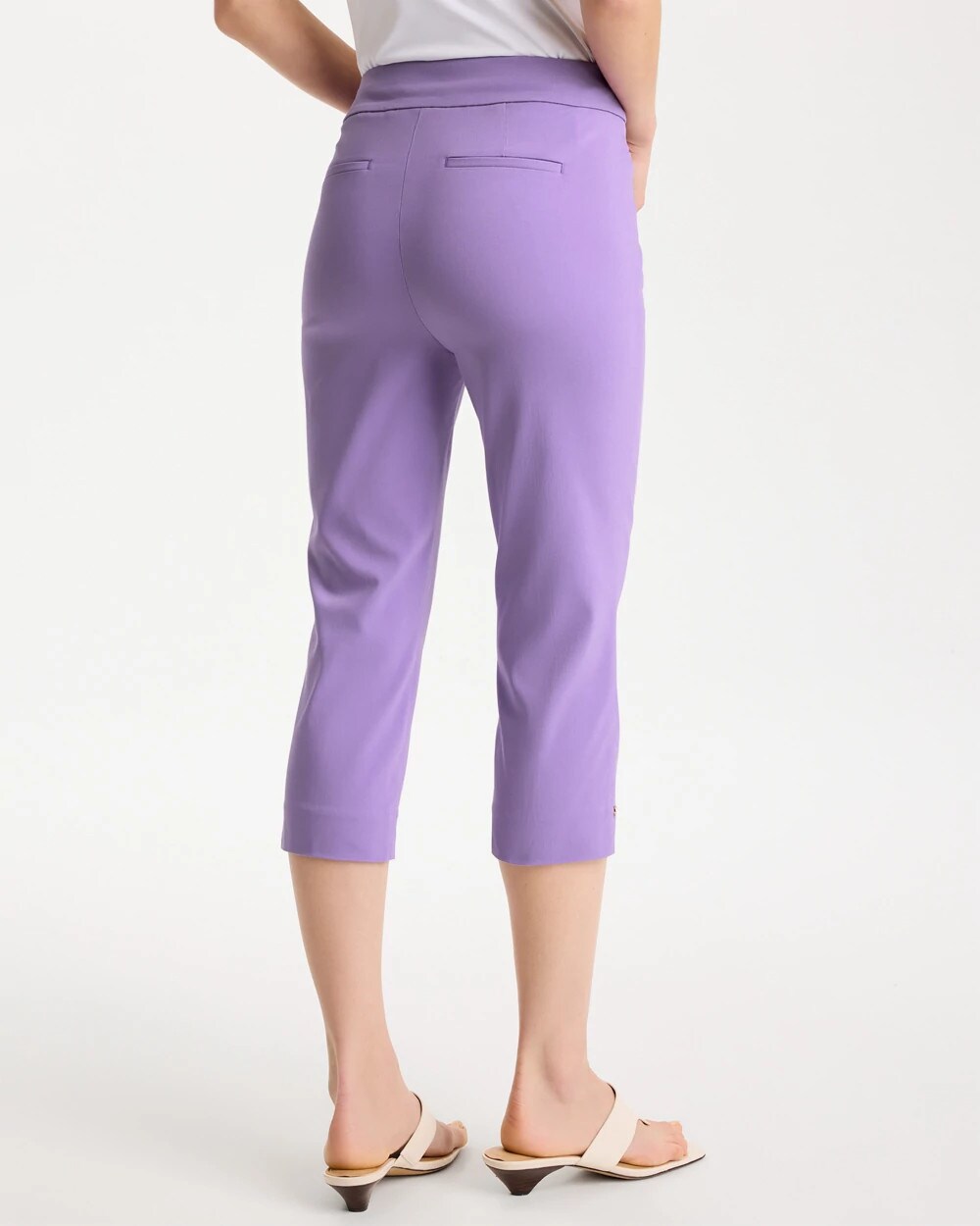 Brigitte Slim Rivet Pull-On Capri Pant