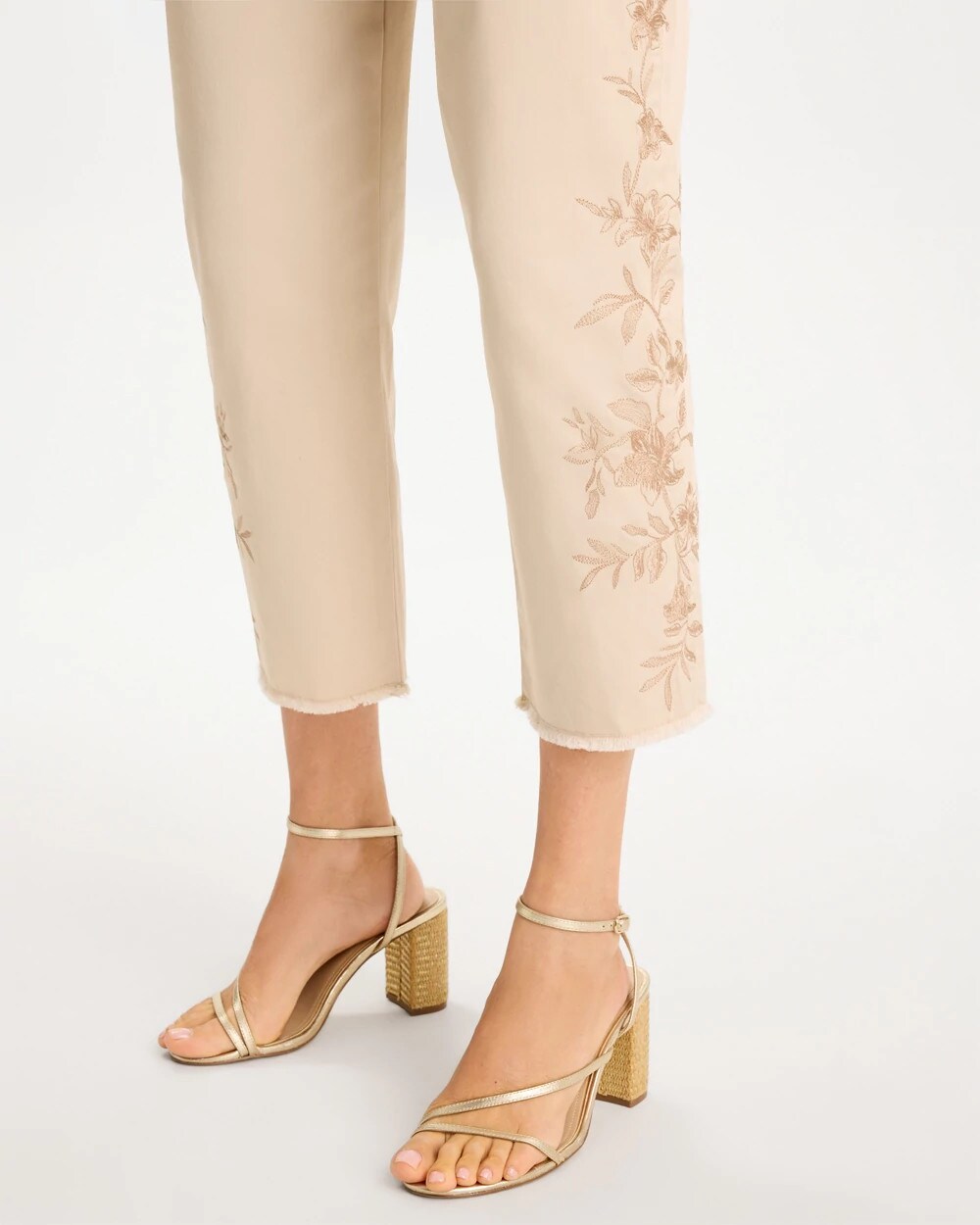 Relaxed Embroidered Fray Crop Pant