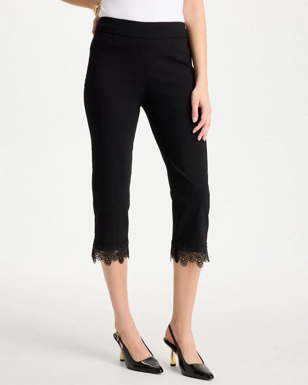 Brigitte Slim Applique Hem Capri Pant