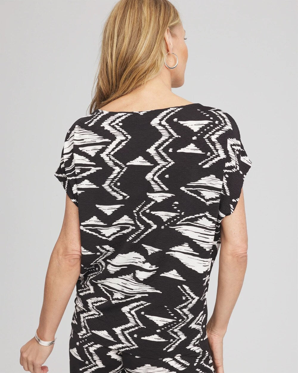 Travelers Crinkled Knit Geo-Print Top